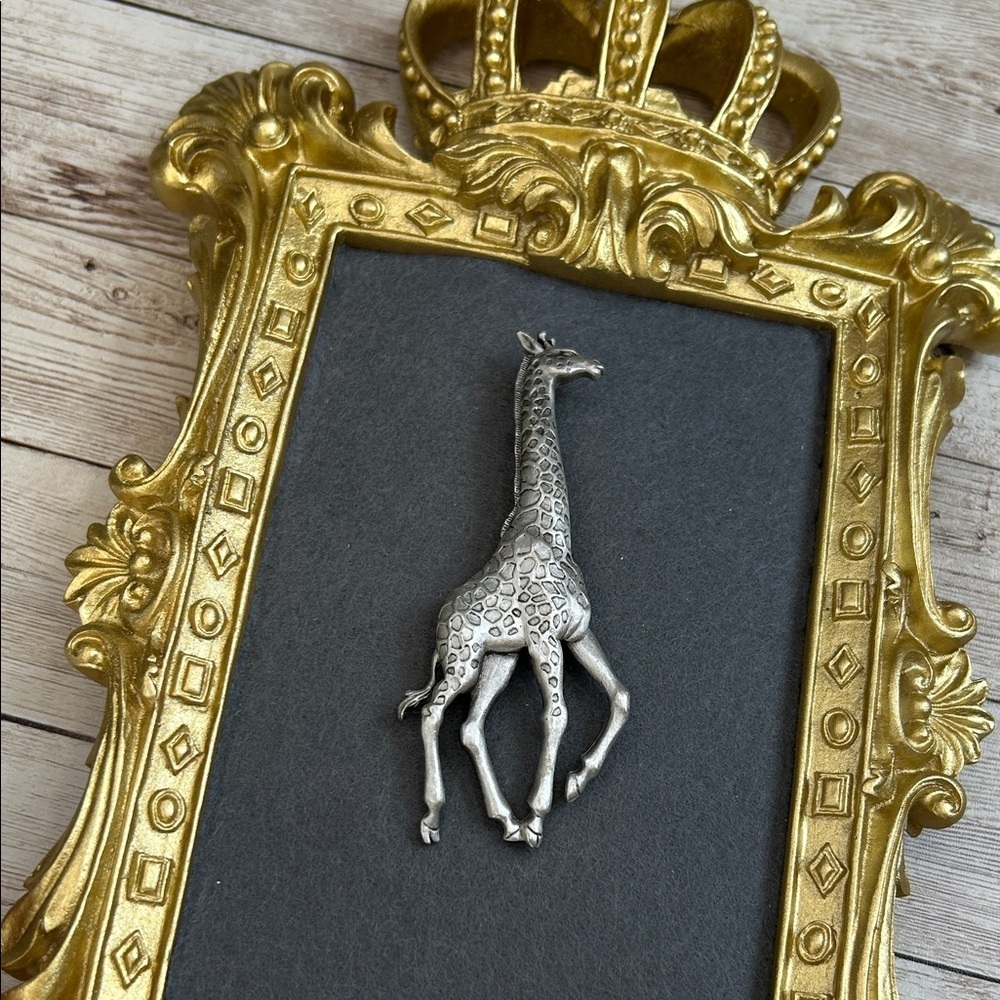 vintage JJ Jonette pewter giraffe brooch pin